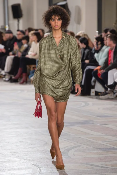Look 12